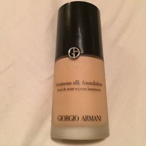 Giorgio Armani luminous silk foundation